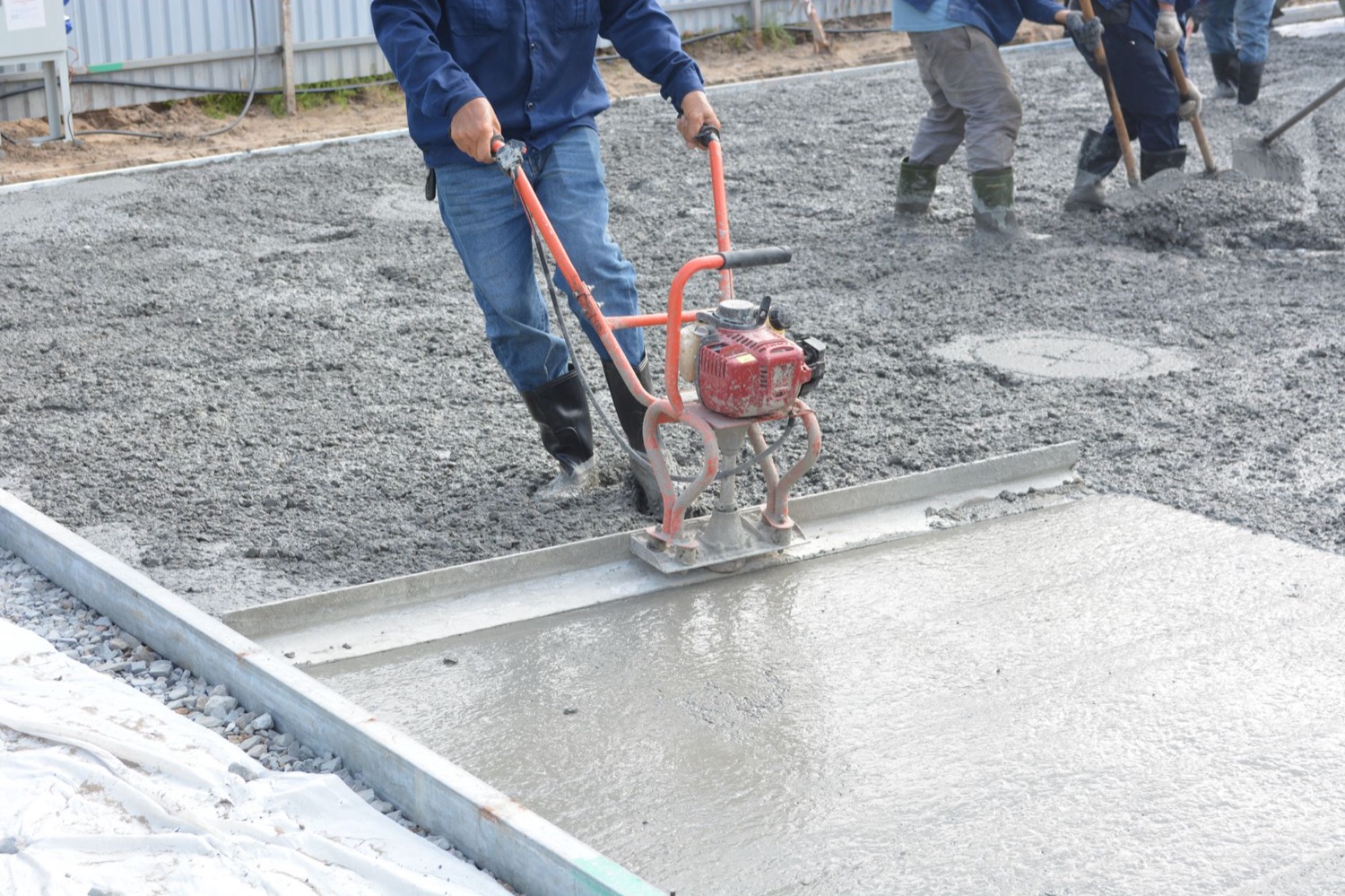 Concrete slab pour